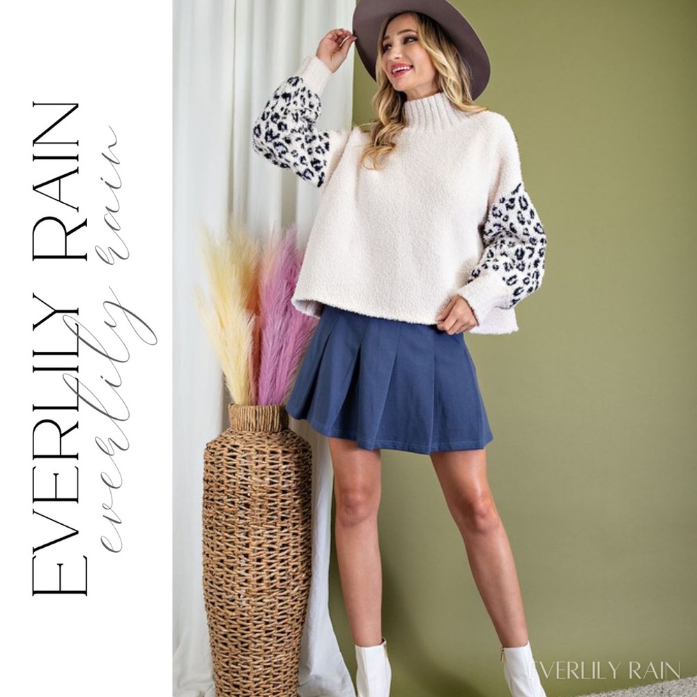 Soft Fleece Mock Neck Sweater - Picture 4 of 13